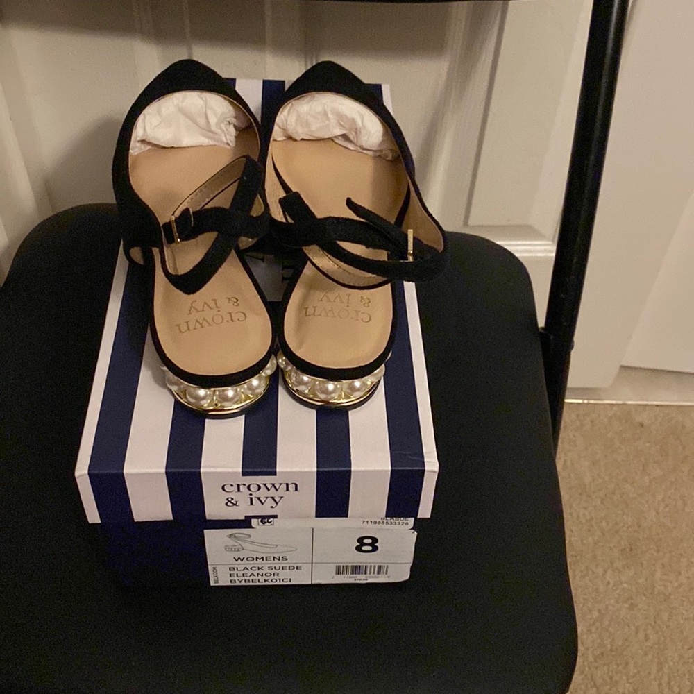 Size 8 flats